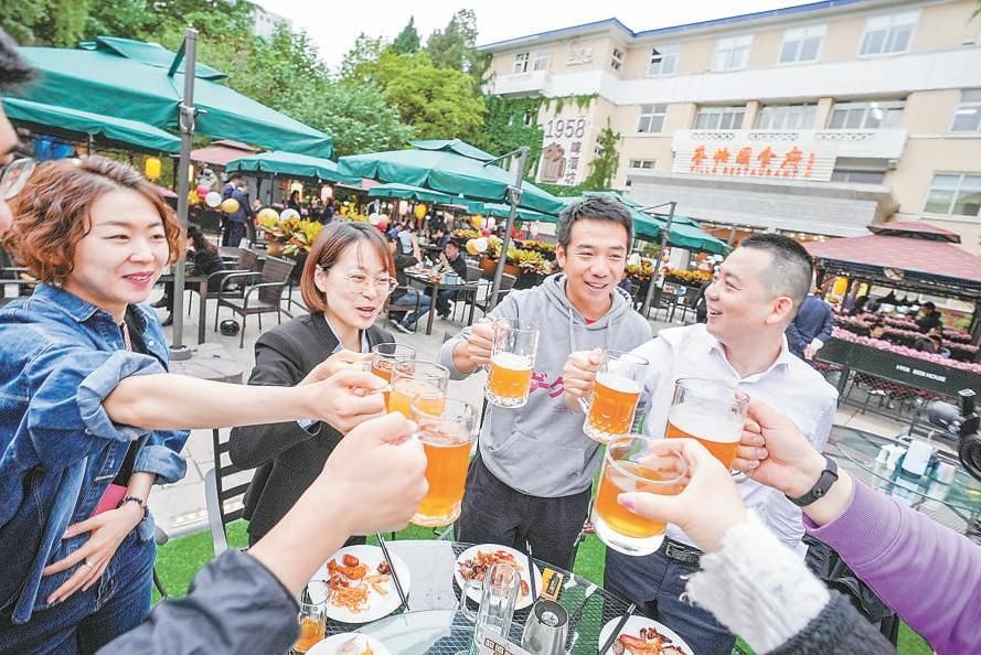 北京：深春浅夏 户外啤酒节陆续启动