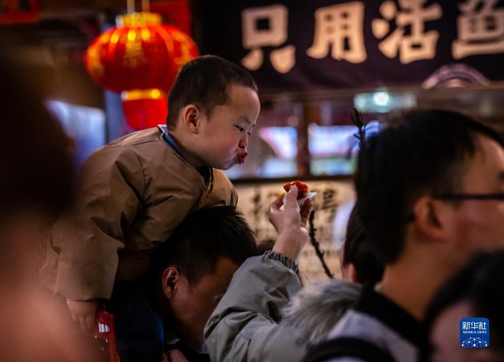 镜头里的中国年：享美食 过大年